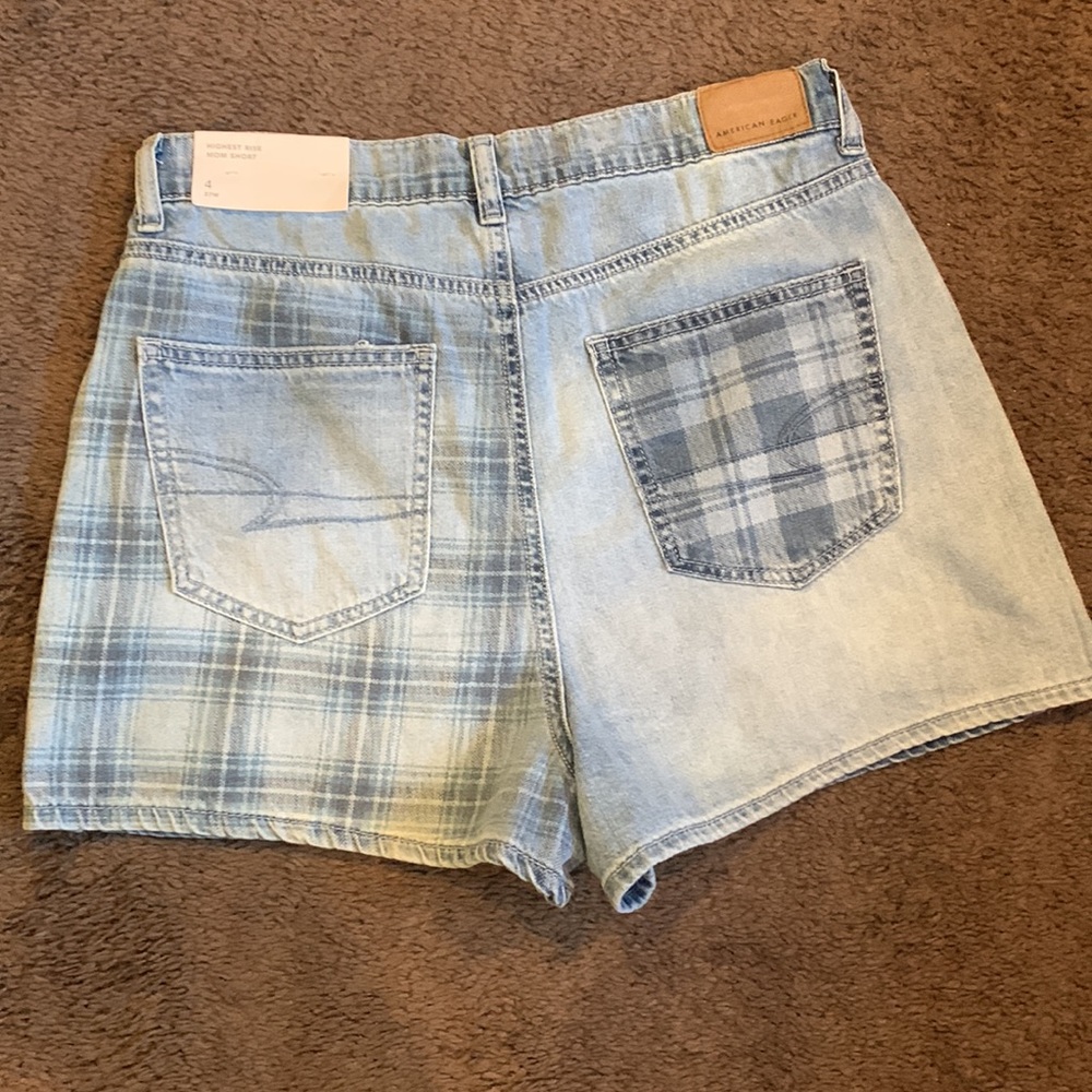 High Rise Mom shorts - Picture 3 of 4